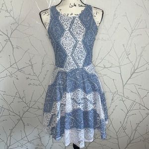 Francesca’s Dina Be lace dress, Size Small